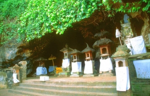Pura Goa Lawah